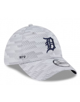 Men's Detroit Tigers New Era Gray 2025 MLB Clubhouse 39THIRTY Flex Hat