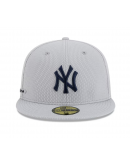 Men's New York Yankees New Era Gray 2025 MLB Clubhouse 59FIFTY Fitted Hat