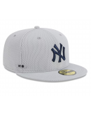 Men's New York Yankees New Era Gray 2025 MLB Clubhouse 59FIFTY Fitted Hat