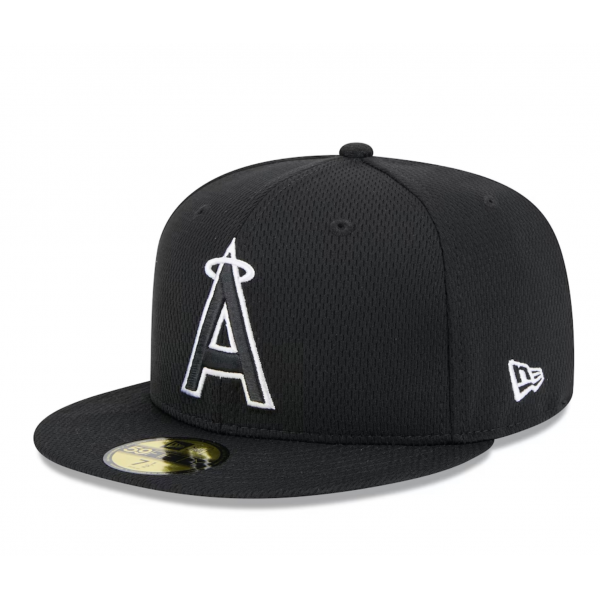 Men's Los Angeles Angels New Era Black 2025 MLB Clubhouse 59FIFTY Fitted Hat